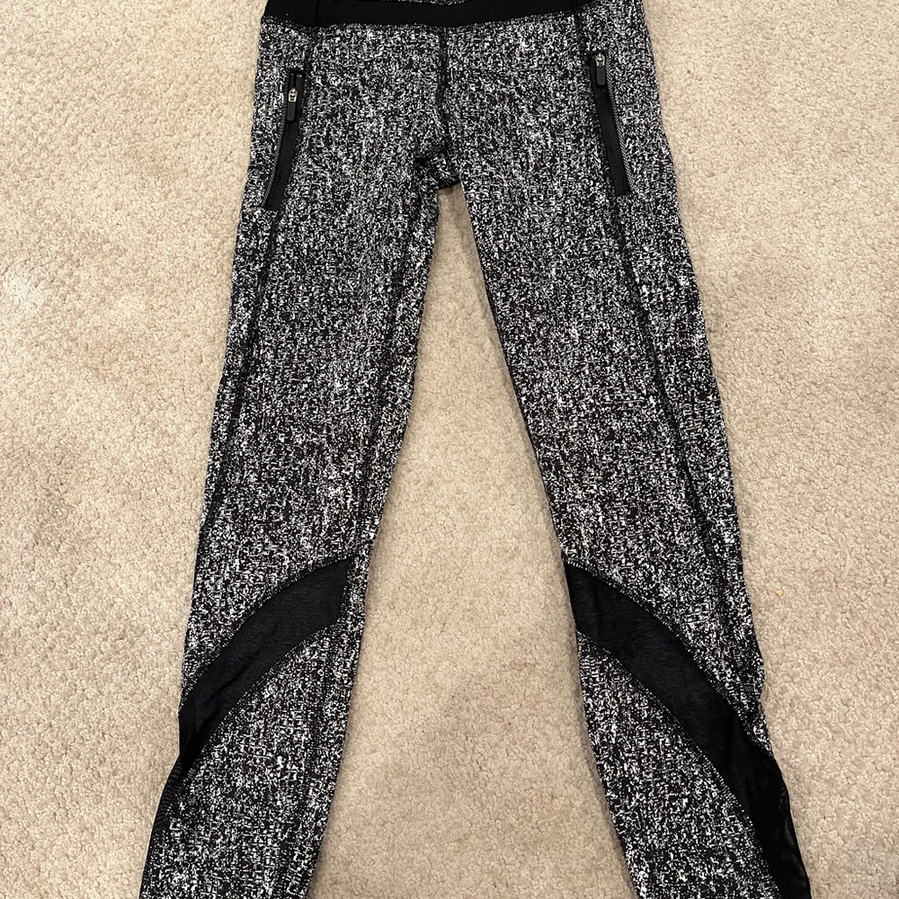 Black and White Lululemon Leggings - Size 4